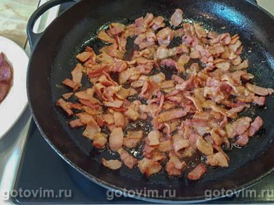 Пирог с беконом, сыром чеддар и сливками