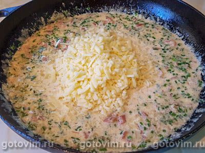 Пирог с беконом, сыром чеддар и сливками