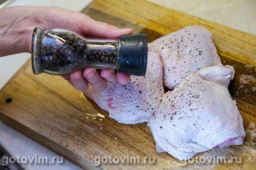 Куриные бедра, запеченные в чесночно-сливочном соусе