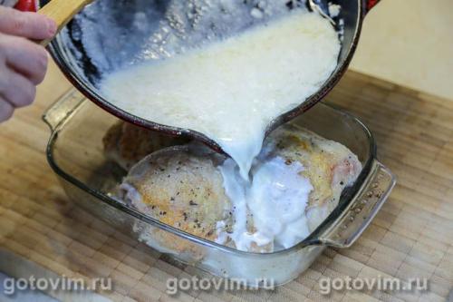 Куриные бедра, запеченные в чесночно-сливочном соусе