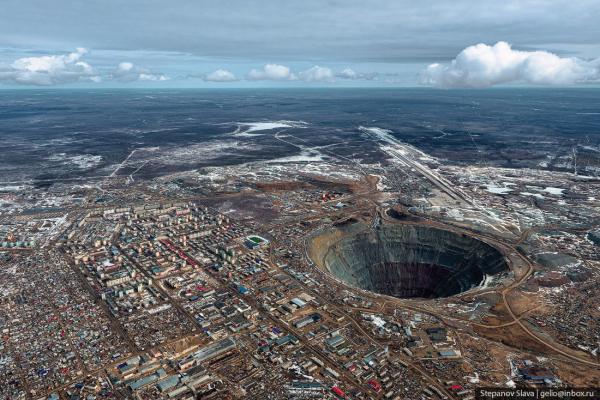 Алмазный карьер «Мир» Алмазный карьер «Мир»