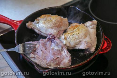 Куриные бедра, запеченные в чесночно-сливочном соусе