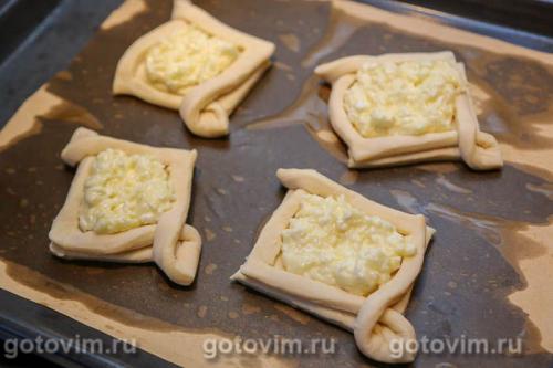 Слойка с творогом и спаржей