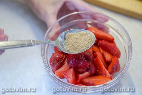 Отбивные из свинины с соусом из клубники