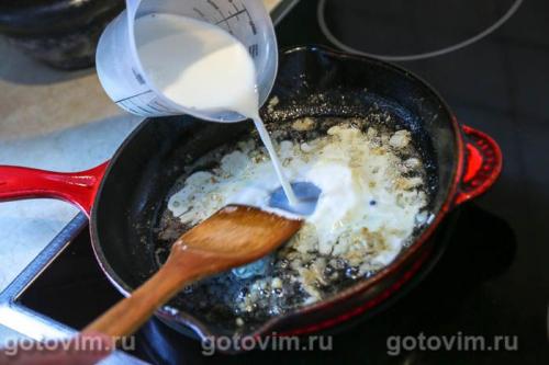 Куриные бедра, запеченные в чесночно-сливочном соусе