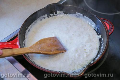Куриные бедра, запеченные в чесночно-сливочном соусе