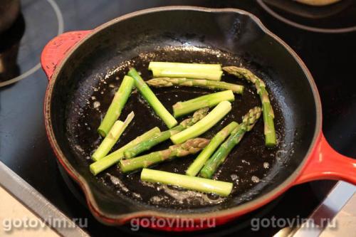 Слойка с творогом и спаржей