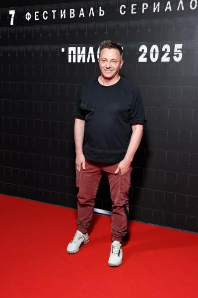 Нино Нинидзе, Ирина Пегова, Анна Банщикова и другие на фестивале сериалов в Иваново
Нино Нинидзе, Ирина Пегова, Анна Банщикова и другие на фестивале сериалов в Иваново