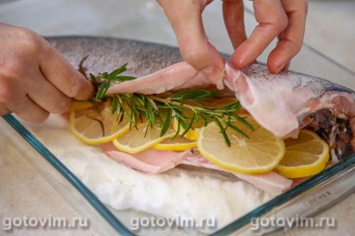 Рыба, запеченная в соли