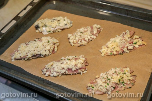 Беломорская сельдь, запеченная в панировке из хлебных крошек