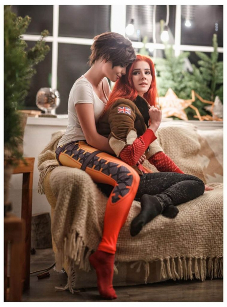 Tracer и Emily празднуют Рождество в стиле Overwatch Tracer и Emily празднуют Рождество в стиле Overwatch