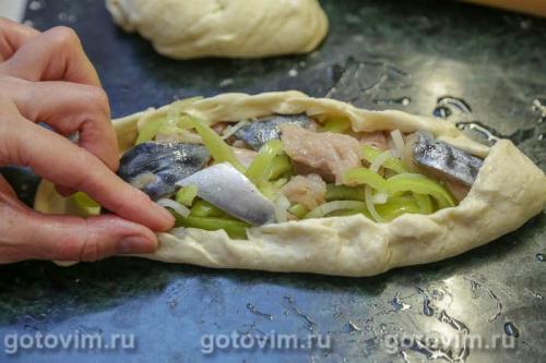Лодочки пиде с овощами и скумбрией