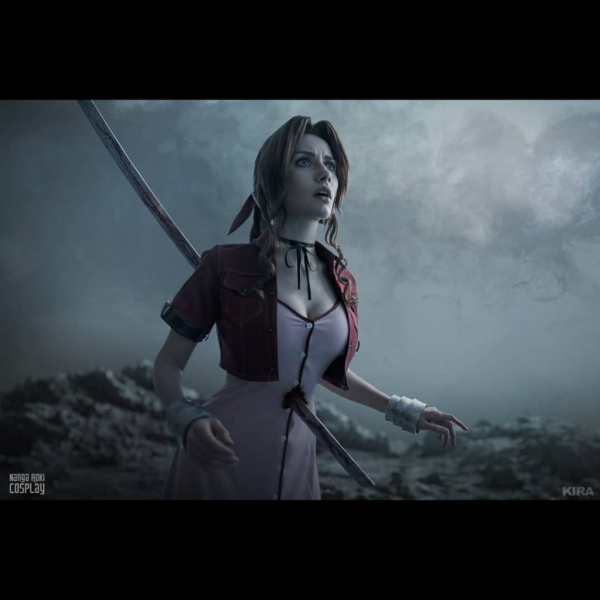 Невероятный косплей Аэрис и Зака из Final Fantasy VII Невероятный косплей Аэрис и Зака из Final Fantasy VII