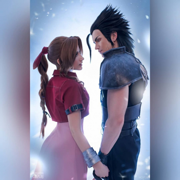 Невероятный косплей Аэрис и Зака из Final Fantasy VII Невероятный косплей Аэрис и Зака из Final Fantasy VII
