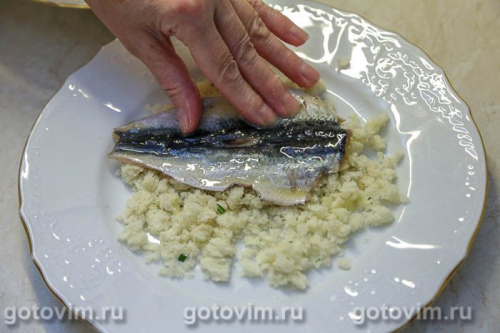 Беломорская сельдь, запеченная в панировке из хлебных крошек