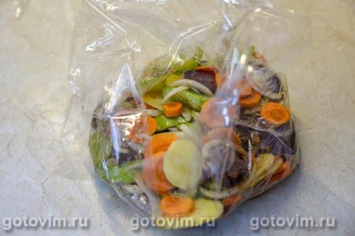 Утиные желудки с овощами, запеченные  в рукаве