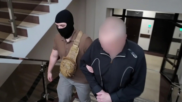 В Феодосии сотрудники ФСБ задержали агента украинских спецслужб В Феодосии сотрудники ФСБ задержали агента украинских спецслужб