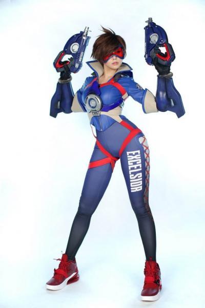 Косплей Overwatch в стиле киберспорт Косплей Overwatch в стиле киберспорт