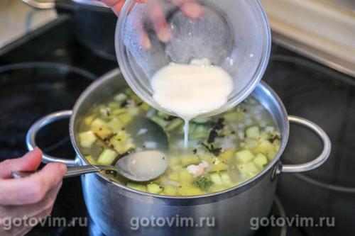 Рассольник с мясом и свежими огурцами