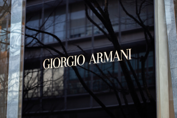Giorgio Armani оштрафовали на €3,5 млн за обман потребителей о социальной ответственности бренда Giorgio Armani оштрафовали на €3,5 млн за обман потребителей о социальной ответственности бренда