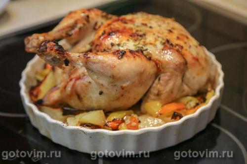 Курица, запеченная целиком с чесночным маслом 