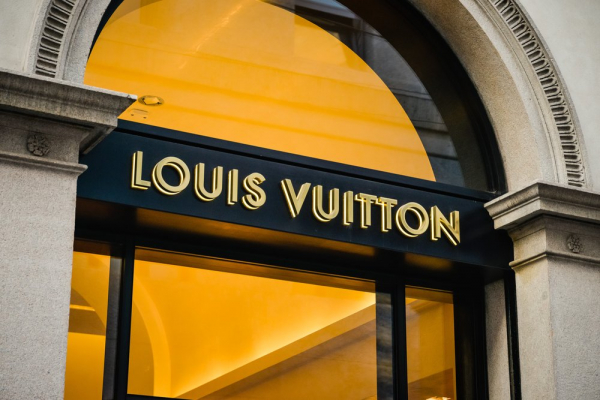 Louis Vuitton запускает первую косметическую коллекцию