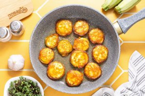 Кабачки в кляре с чесноком Кабачки в кляре с чесноком