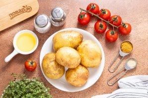 Картошка запеченная с помидорами