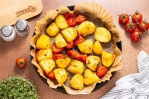 Картошка запеченная с помидорами