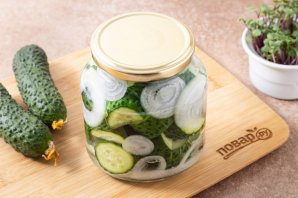 Огурцы с луком на зиму Огурцы с луком на зиму