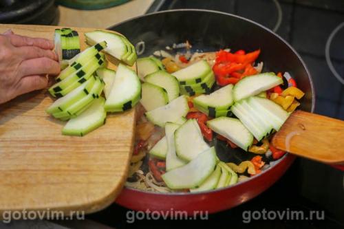 Кабачки, тушенные с лисичками в соевом соусе