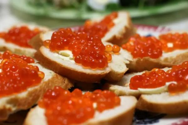 Какой популярный завтрак закупоривает артерии: откажитесь от него, если хотите стать долгожителем