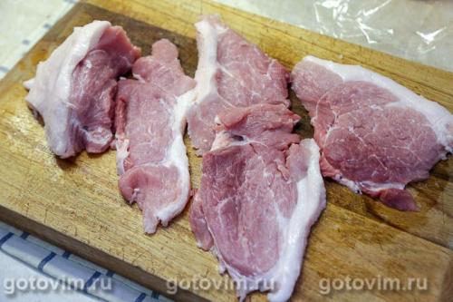Мясные рулетики из свинины с лисичками и творожным сыром