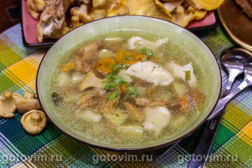 Грибной суп из лисичек с клецками