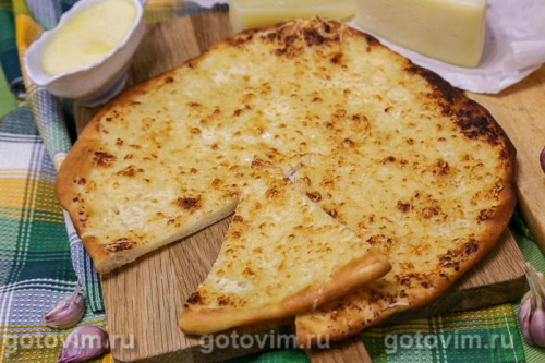 Сырная пицца с соусом &laquo;Альфредо&raquo;