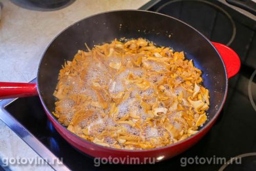 Скьяччатина с лисичками (Schiacciatina)