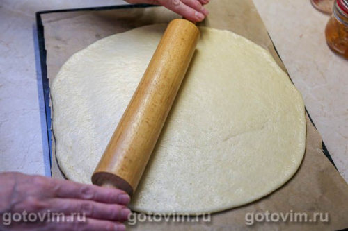 Открытый пирог с клюквой и яблоками