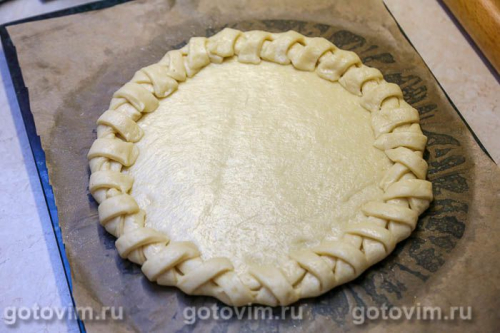 Открытый пирог с клюквой и яблоками