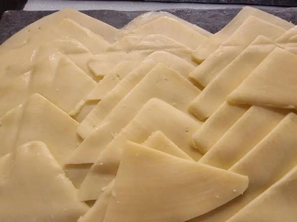 Никогда не заедайте сыр мясом: гастроэнтеролог предупреждает о последствиях, которые вас напугают Никогда не заедайте сыр мясом: гастроэнтеролог предупреждает о последствиях, которые вас напугают