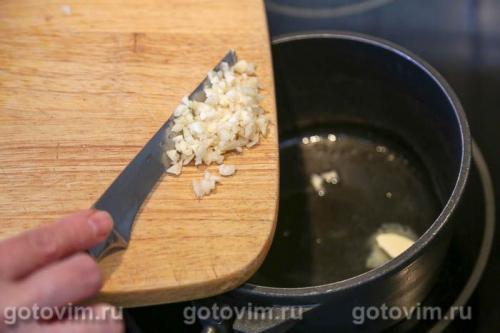 Фокачча с печеным чесноком и розмарином