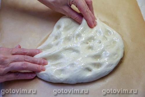 Фокачча с печеным чесноком и розмарином