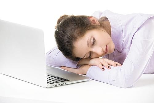 Короткий сон на работе &ndash; полезен