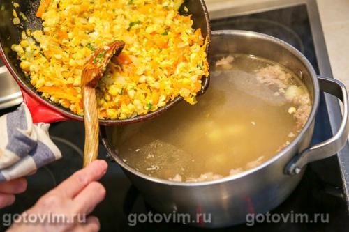 Суп с говядиной и свежей кукурузой