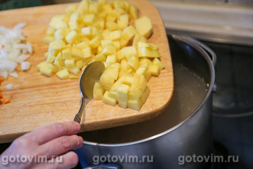 Грибной суп с лисичками и перловкой 
