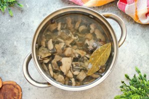 Маринованные белые грибы Маринованные белые грибы