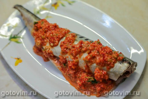Скумбрия в духовке, запеченная в перечном соусе 