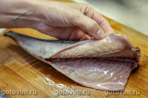 Скумбрия в духовке, запеченная в перечном соусе 