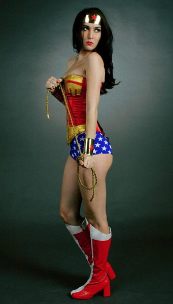 Чудо-Женщина шокирует в Injustice: Боги среди нас