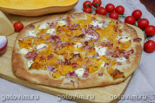 Пицца с тыквой и беконом