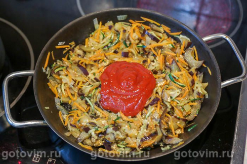 Лазанья с фрикадельками, овощным соусом и бешамель